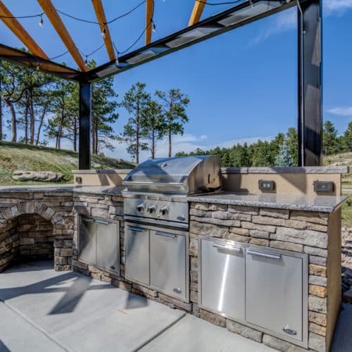 Outdoor Kitchen Design with Pizza Oven Built